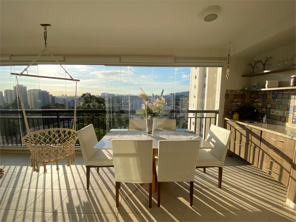 Apartamento com 3 quartos e varanda gourmet