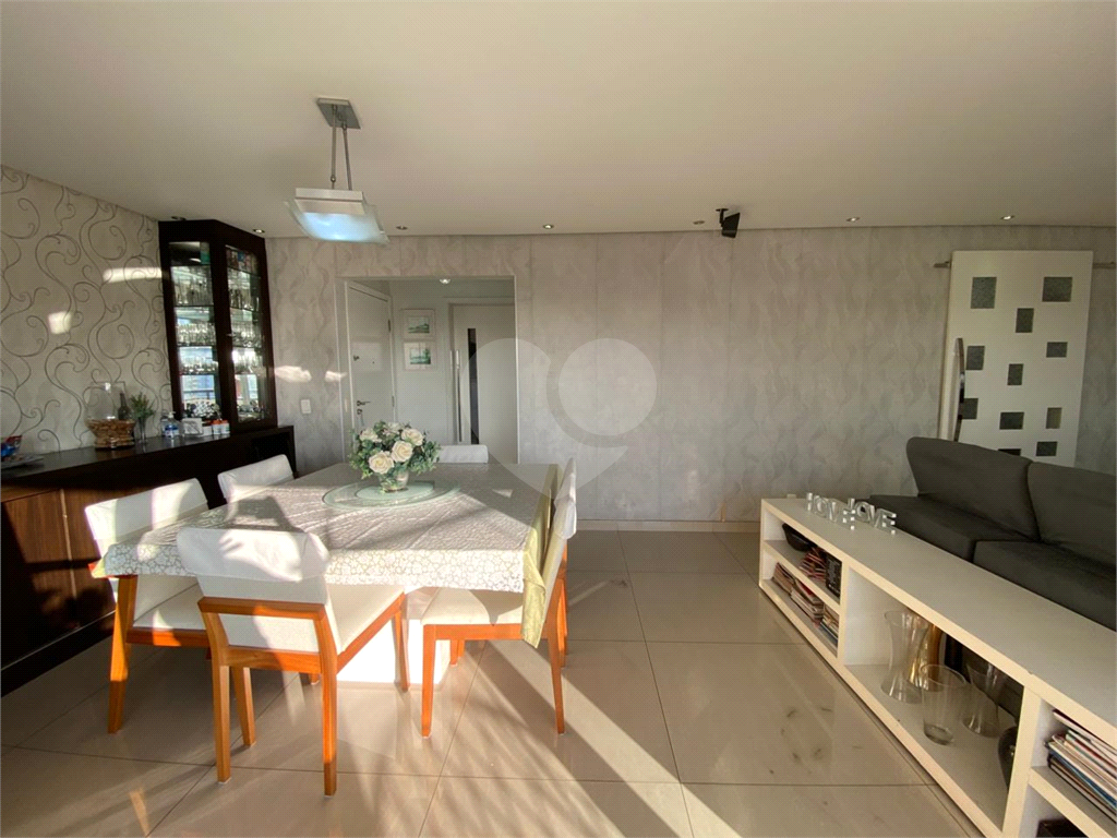 Apartamento com 3 quartos e varanda gourmet