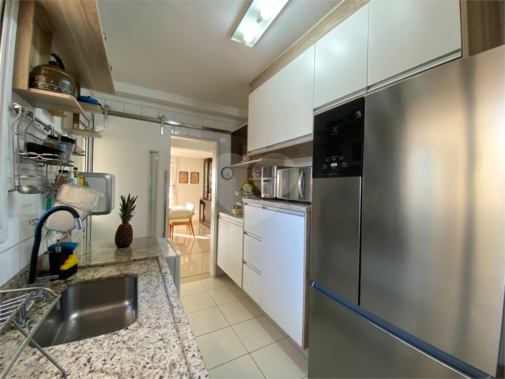 Apartamento com 3 quartos e varanda gourmet