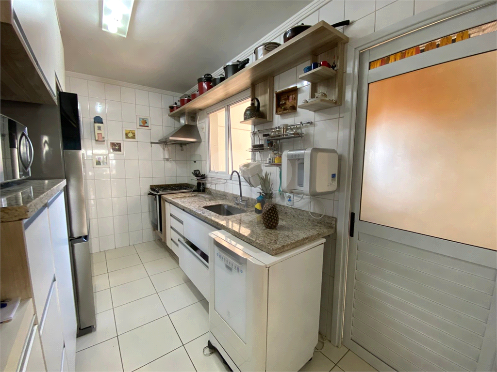 Apartamento com 3 quartos e varanda gourmet