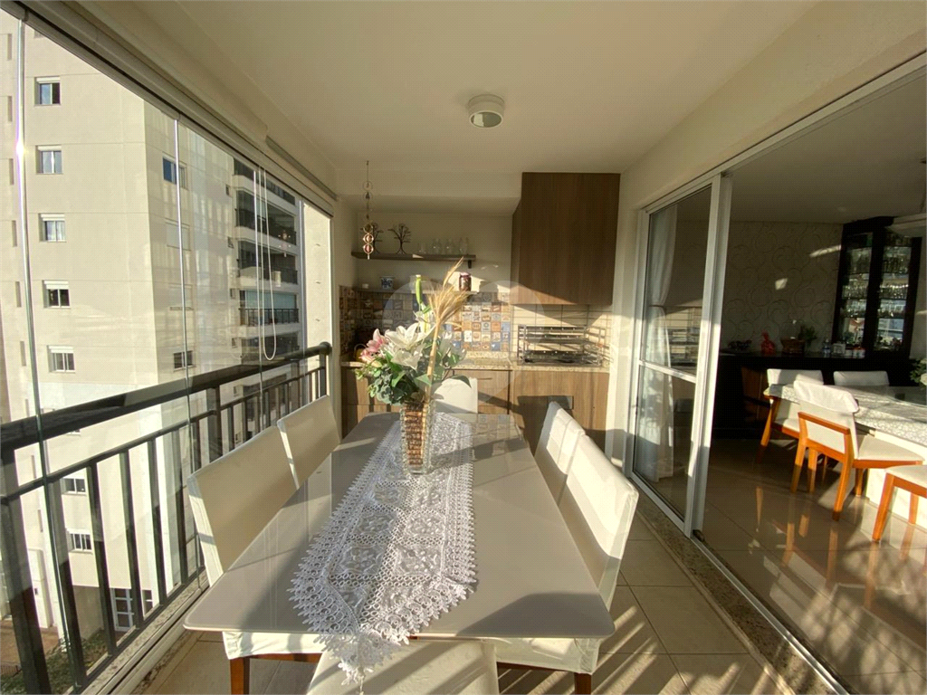 Apartamento com 3 quartos e varanda gourmet