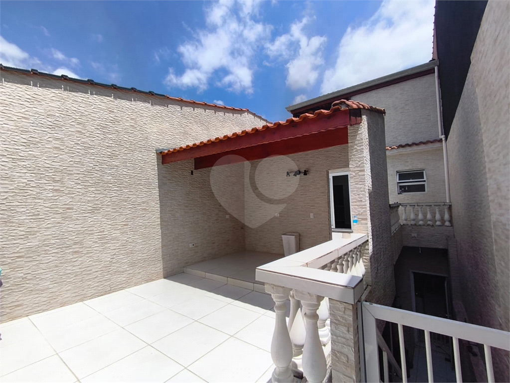 Casa à venda com churrasqueira e quintal