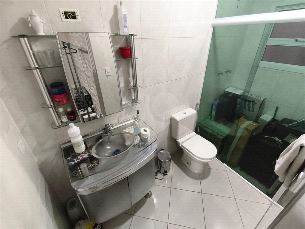 Casa à venda com churrasqueira e quintal