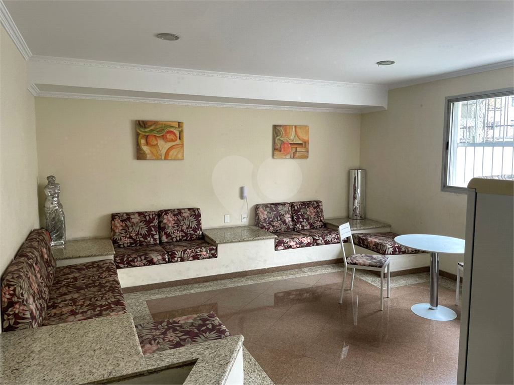 APARTAMENTO em SANTA CECÍLIA