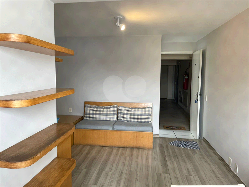 APARTAMENTO em SANTA CECÍLIA