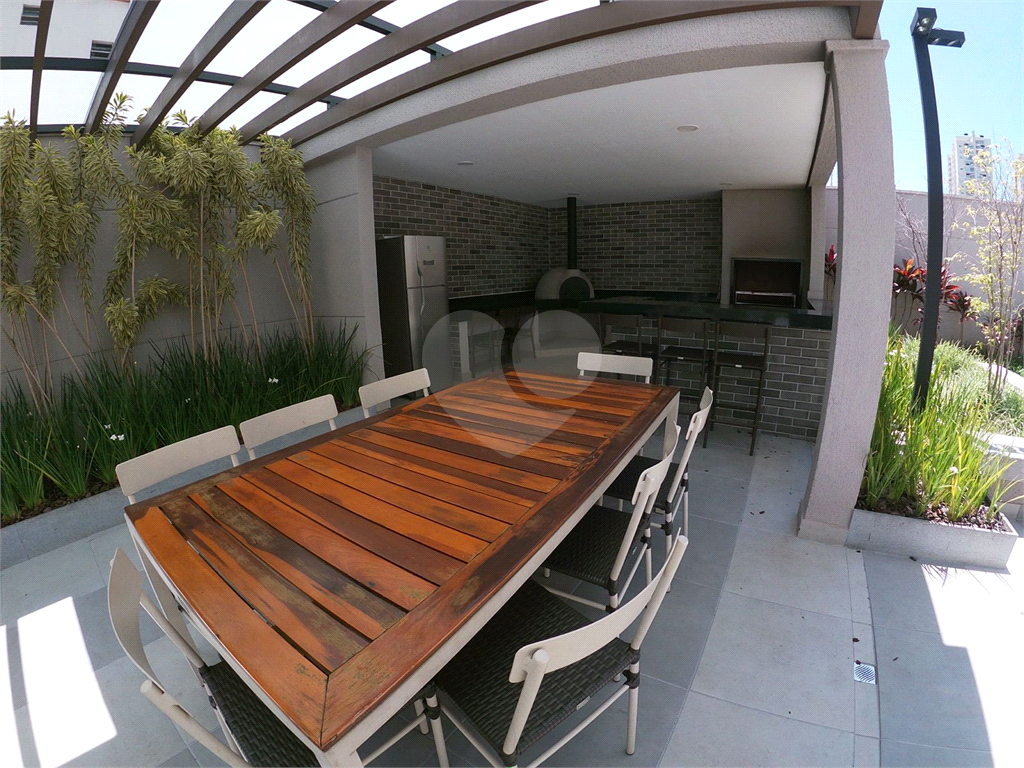 Aconchegante studio de 32m2 para alugar com 1 quarto, 1 banheiro e 1 vaga de garagem.