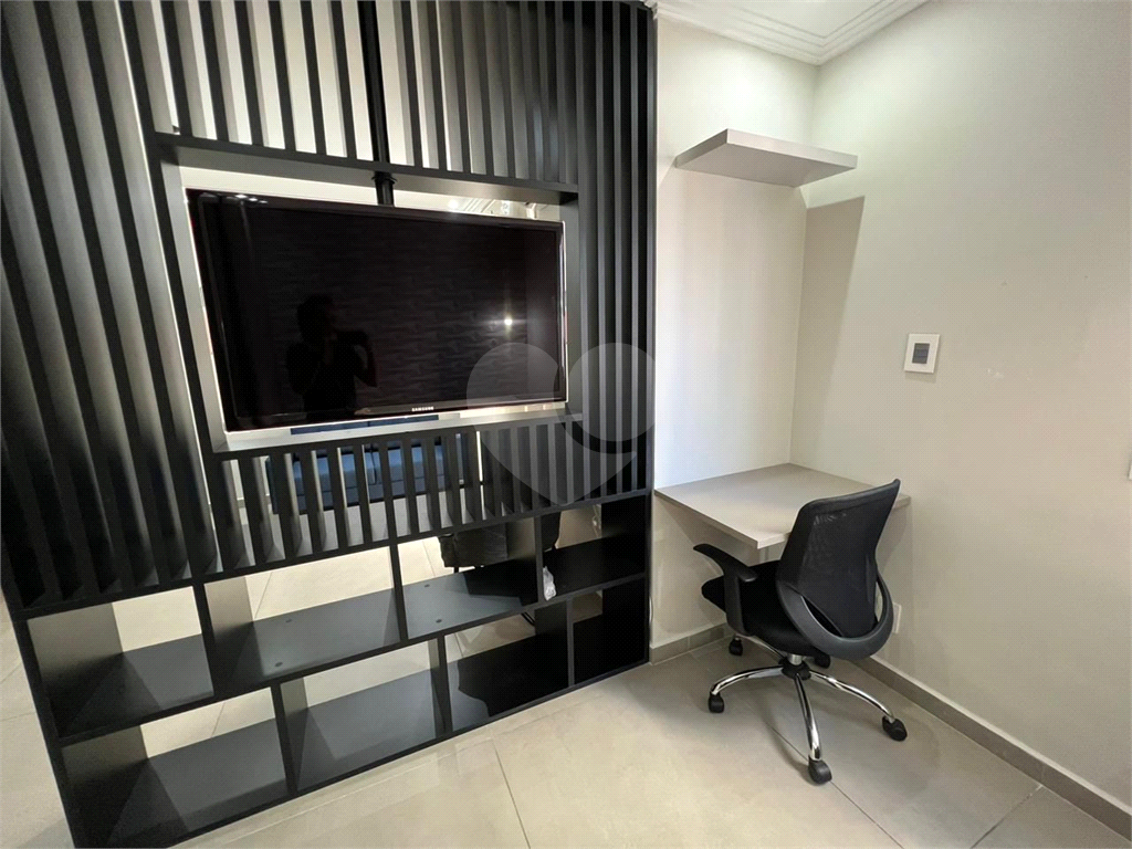 Aconchegante studio de 32m2 para alugar com 1 quarto, 1 banheiro e 1 vaga de garagem.