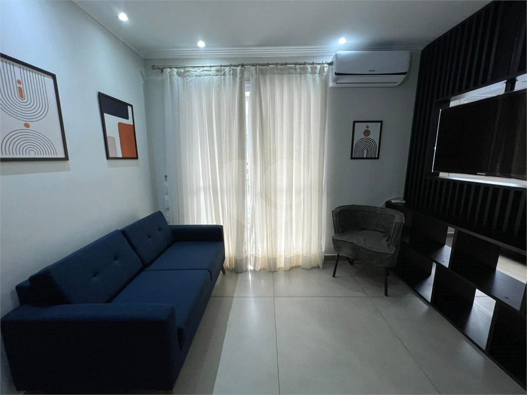 Aconchegante studio de 32m2 para alugar com 1 quarto, 1 banheiro e 1 vaga de garagem.