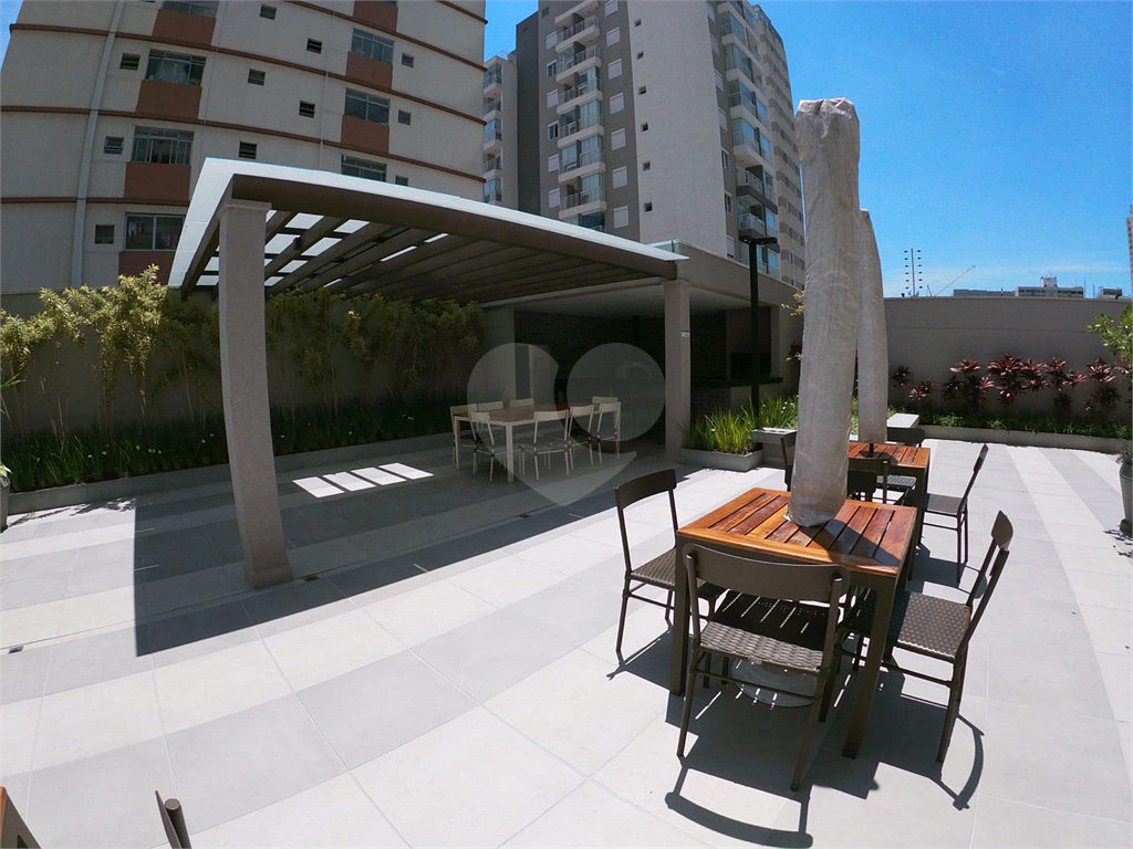 Aconchegante studio de 32m2 para alugar com 1 quarto, 1 banheiro e 1 vaga de garagem.