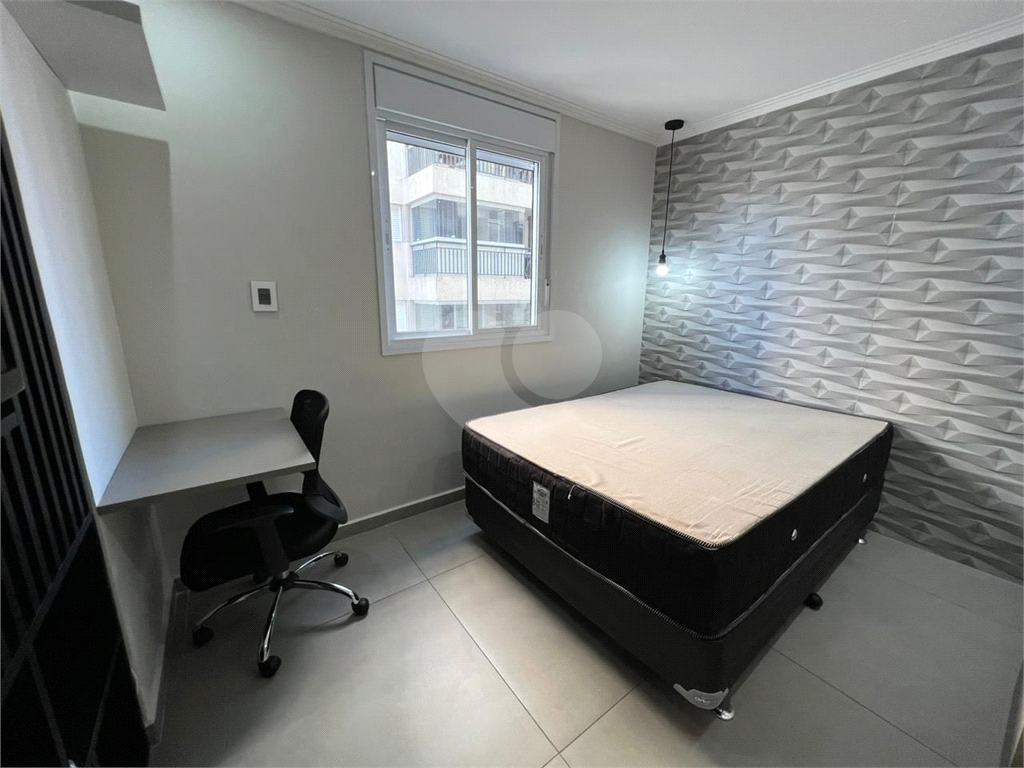 Aconchegante studio de 32m2 para alugar com 1 quarto, 1 banheiro e 1 vaga de garagem.