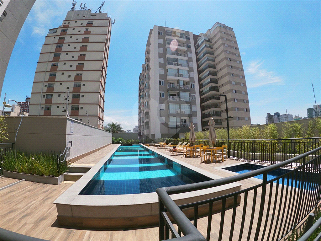 Aconchegante studio de 32m2 para alugar com 1 quarto, 1 banheiro e 1 vaga de garagem.