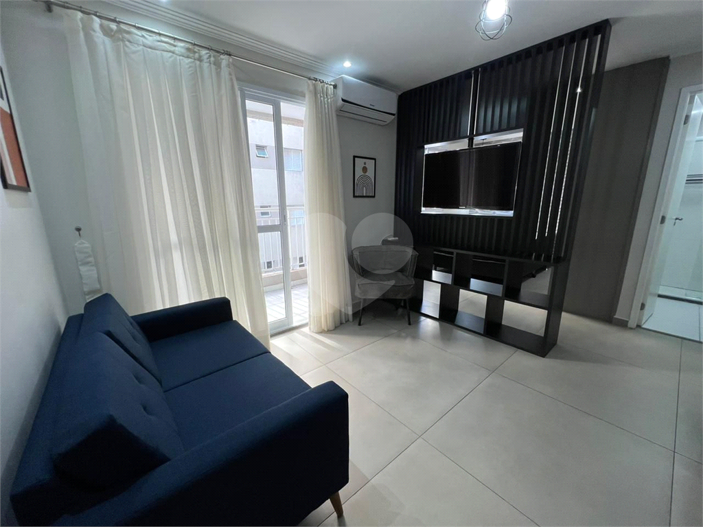 Aconchegante studio de 32m2 para alugar com 1 quarto, 1 banheiro e 1 vaga de garagem.