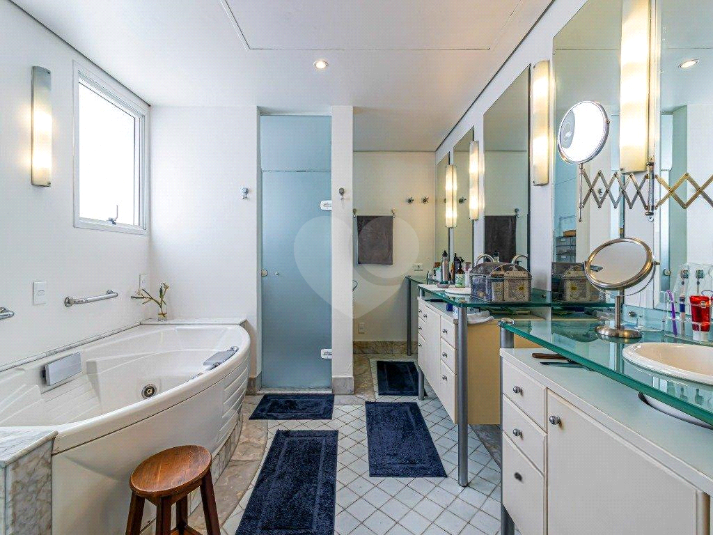 Apartamento em rua segura e fechada 