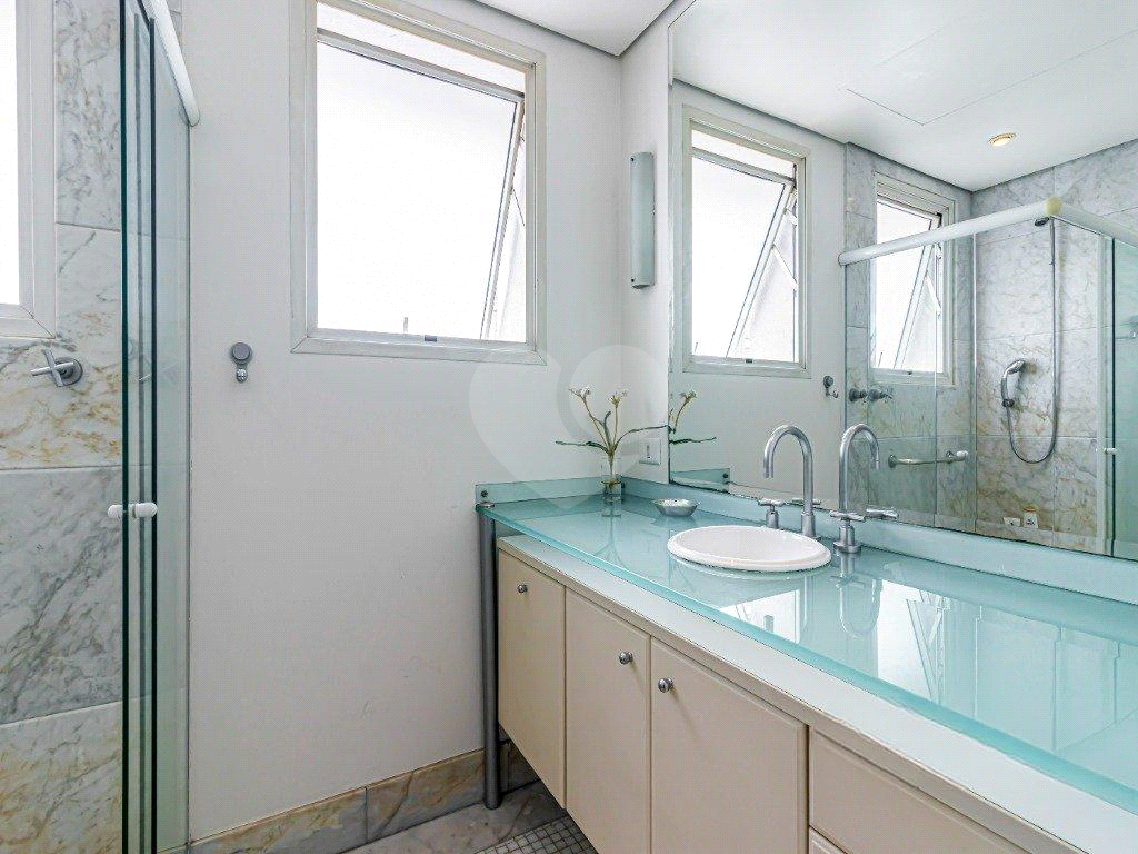 Apartamento em rua segura e fechada 