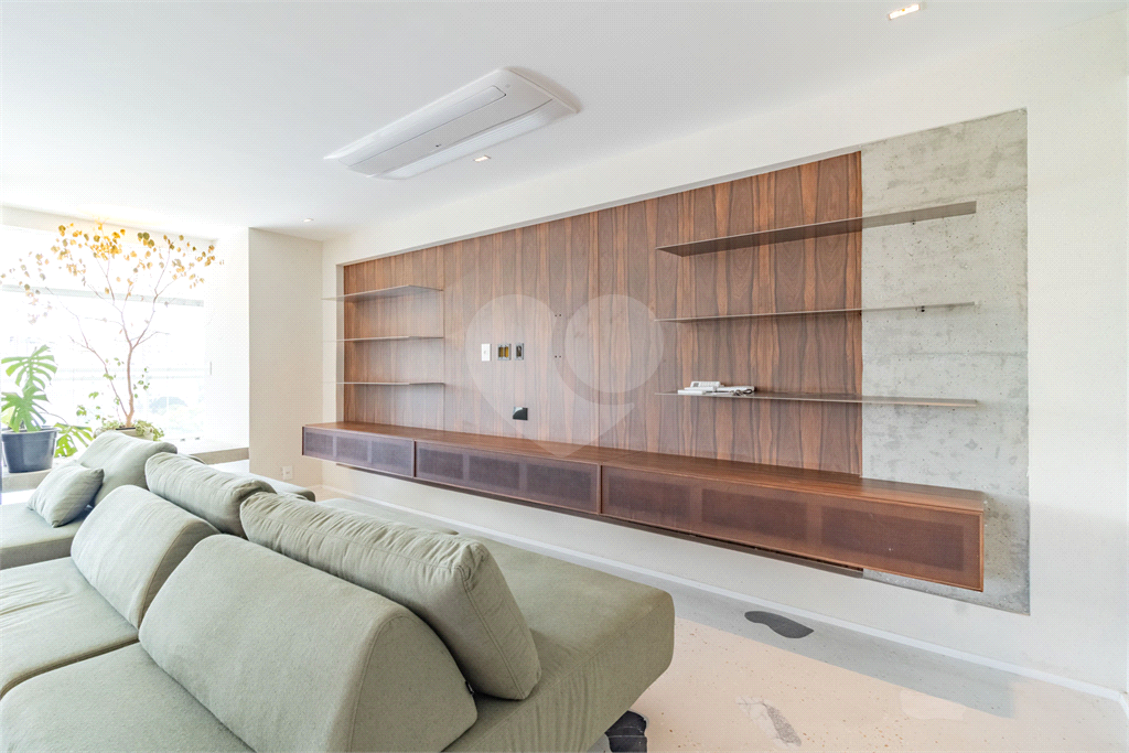 Apartamento - Perdizes - 3 Dormitórios - 180 m²