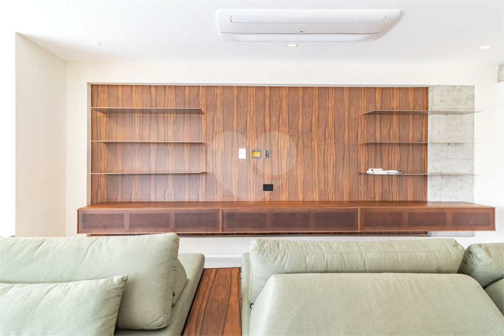 Apartamento - Perdizes - 3 Dormitórios - 180 m²