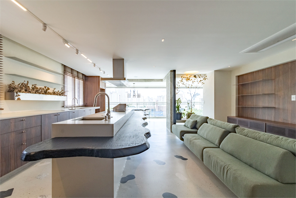 Apartamento - Perdizes - 3 Dormitórios - 180 m²