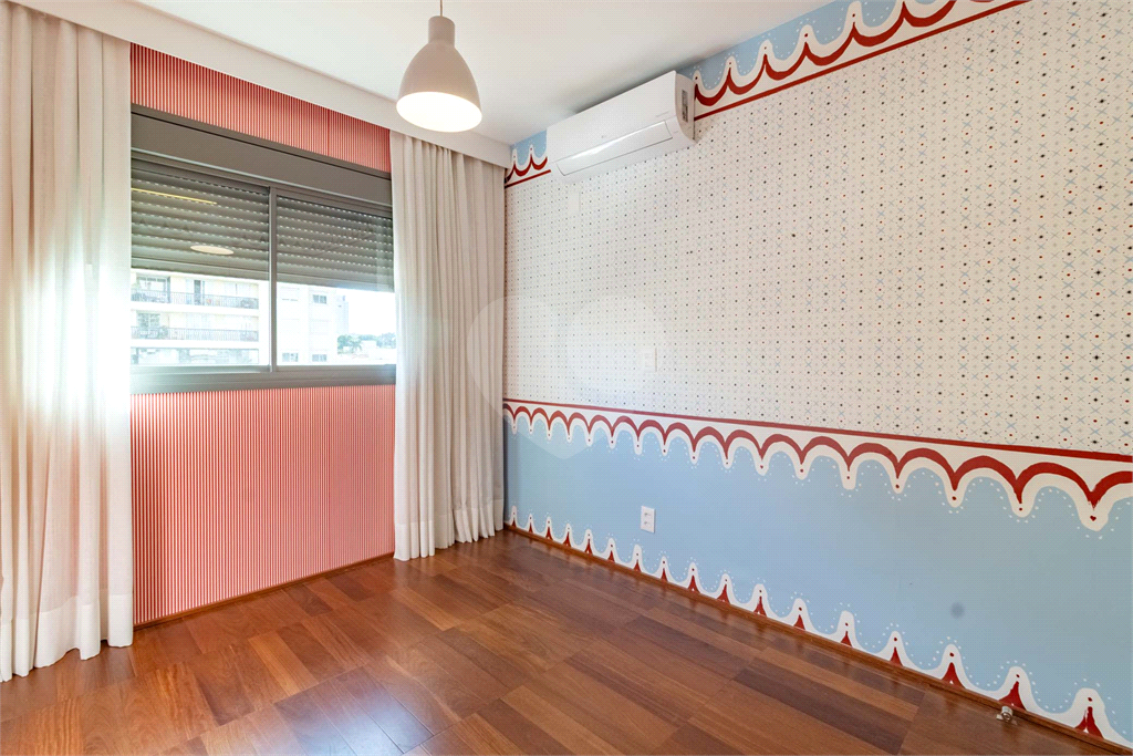 Apartamento - Perdizes - 3 Dormitórios - 180 m²