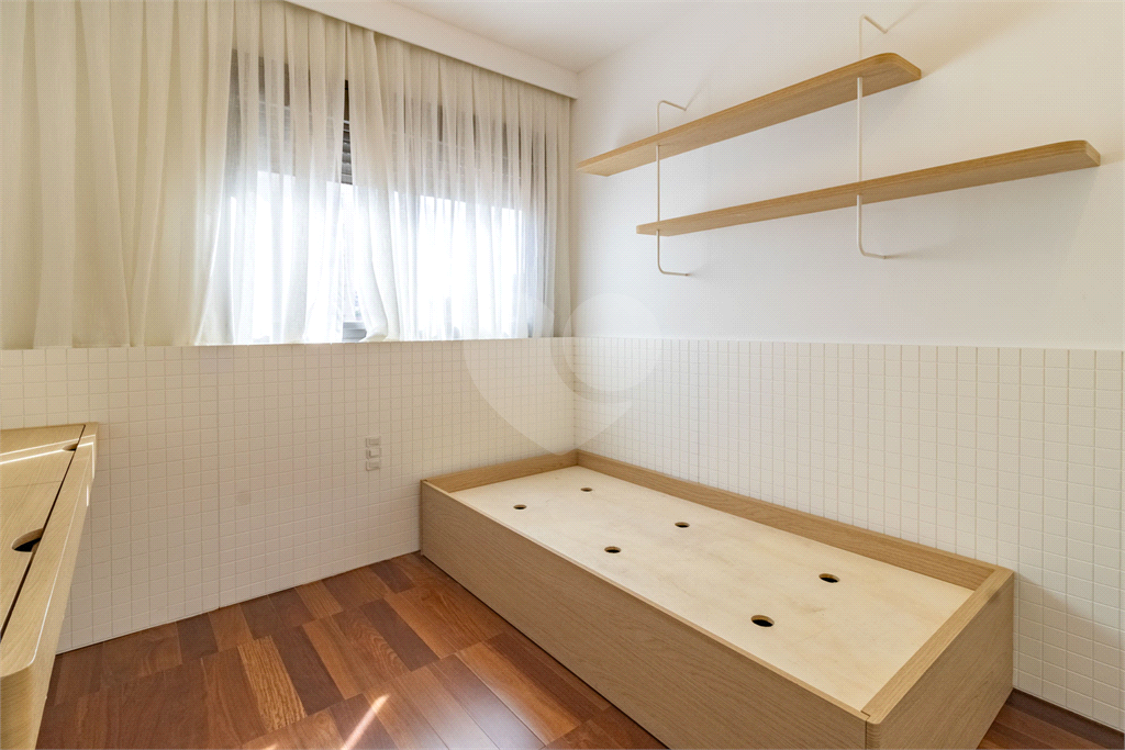 Apartamento - Perdizes - 3 Dormitórios - 180 m²