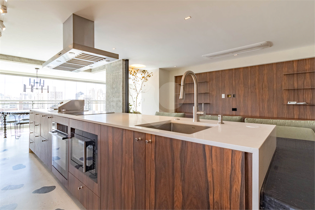 Apartamento - Perdizes - 3 Dormitórios - 180 m²