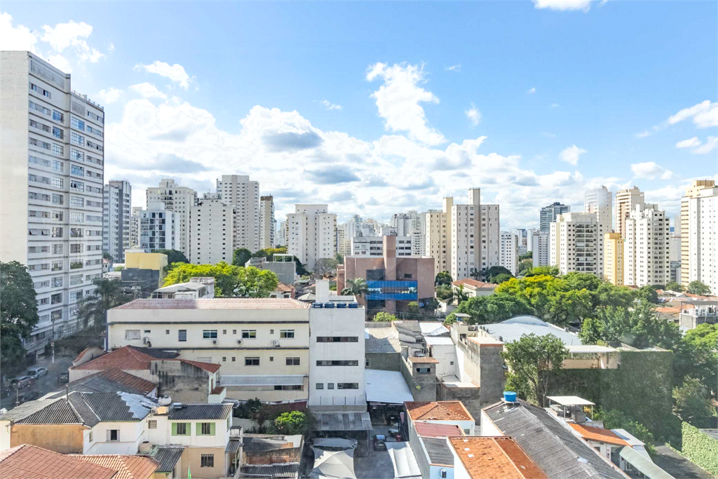 Apartamento - Perdizes - 3 Dormitórios - 180 m²