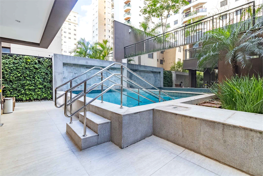 Apartamento - Perdizes - 3 Dormitórios - 180 m²