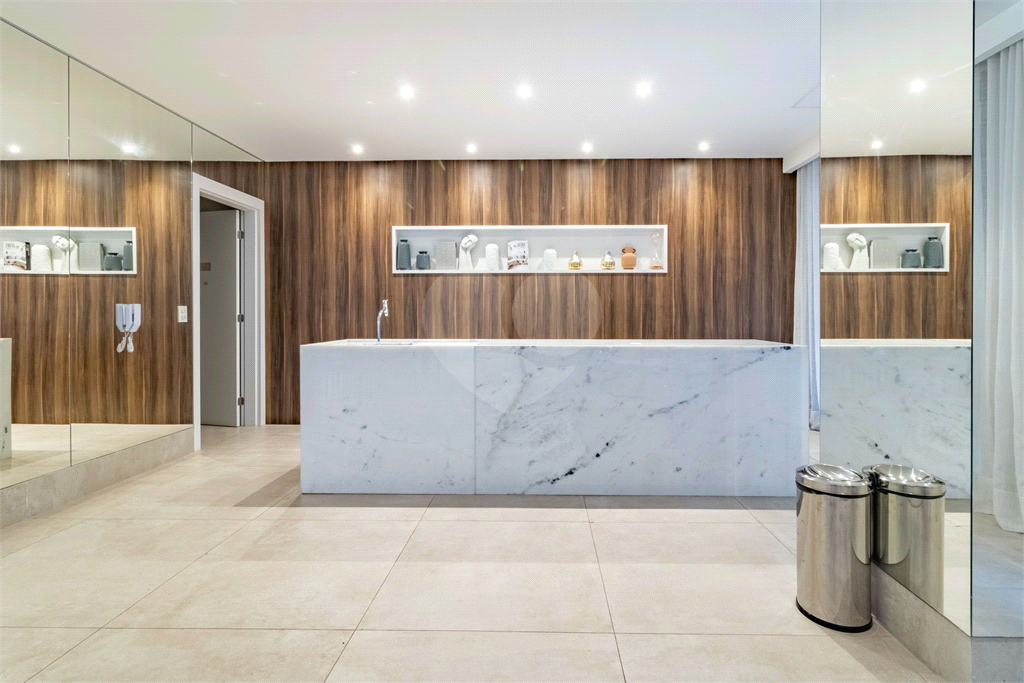 Apartamento - Perdizes - 3 Dormitórios - 180 m²