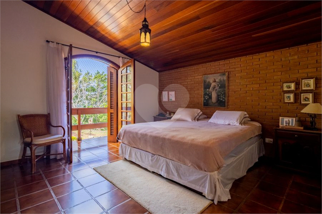 Casa de Condomínio à venda | 9.000 m² | 7 suítes | 20 vagas em Serra Negra/SP!