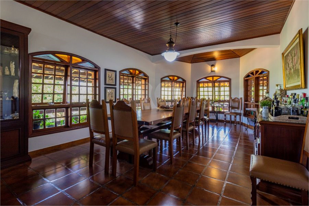 Casa de Condomínio à venda | 9.000 m² | 7 suítes | 20 vagas em Serra Negra/SP!