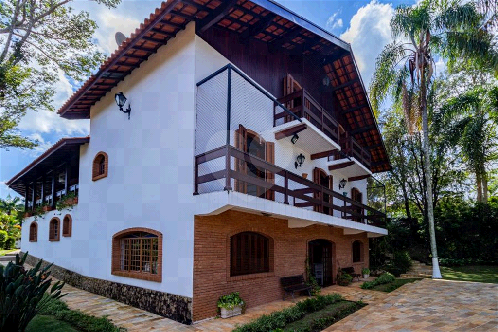 Casa de Condomínio à venda | 9.000 m² | 7 suítes | 20 vagas em Serra Negra/SP!