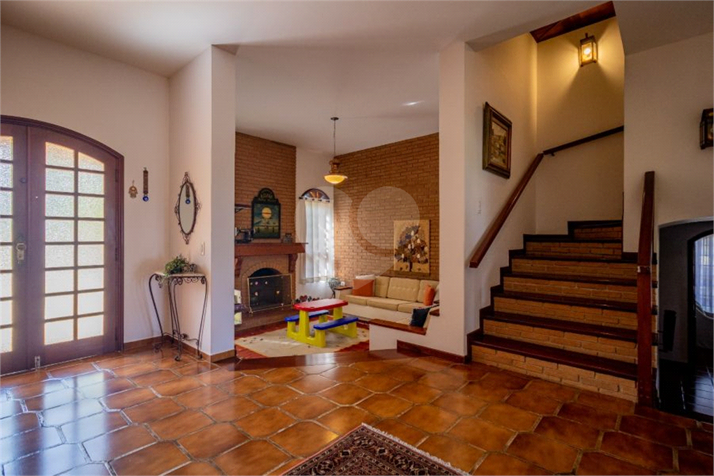 Casa de Condomínio à venda | 9.000 m² | 7 suítes | 20 vagas em Serra Negra/SP!