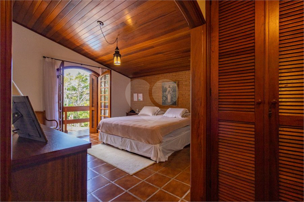 Casa de Condomínio à venda | 9.000 m² | 7 suítes | 20 vagas em Serra Negra/SP!