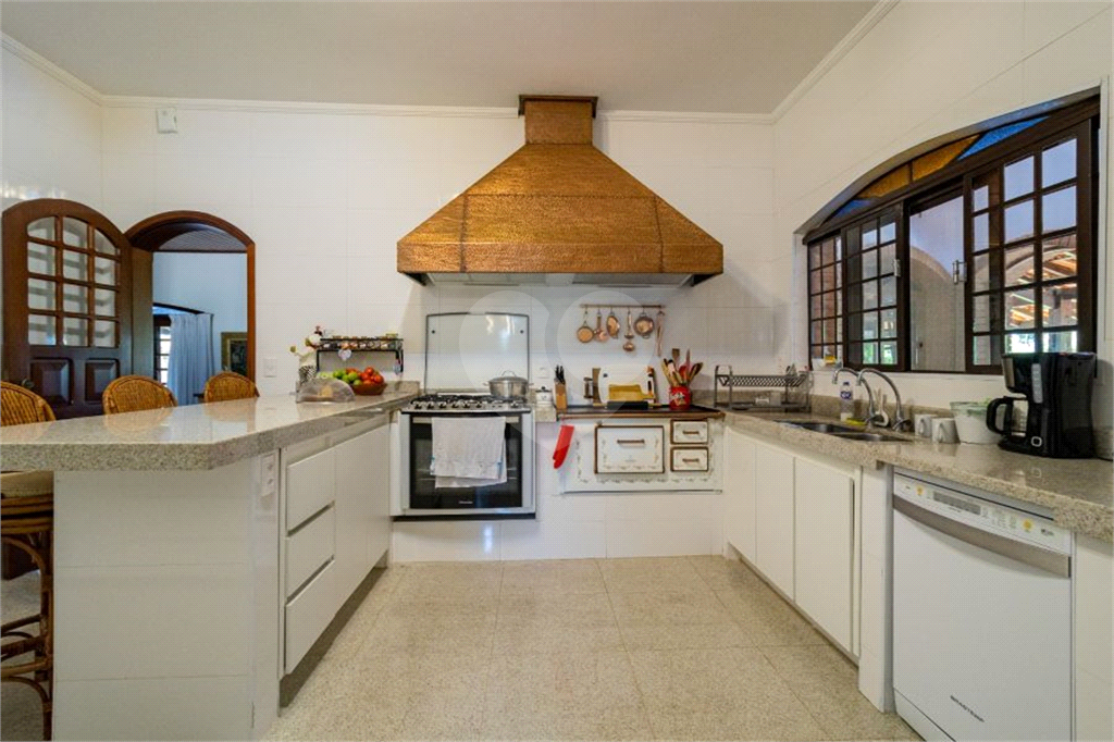 Casa de Condomínio à venda | 9.000 m² | 7 suítes | 20 vagas em Serra Negra/SP!