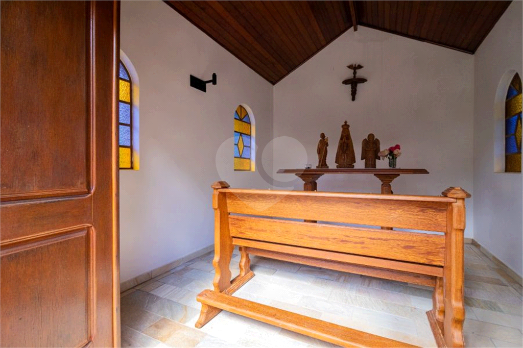 Casa de Condomínio à venda | 9.000 m² | 7 suítes | 20 vagas em Serra Negra/SP!