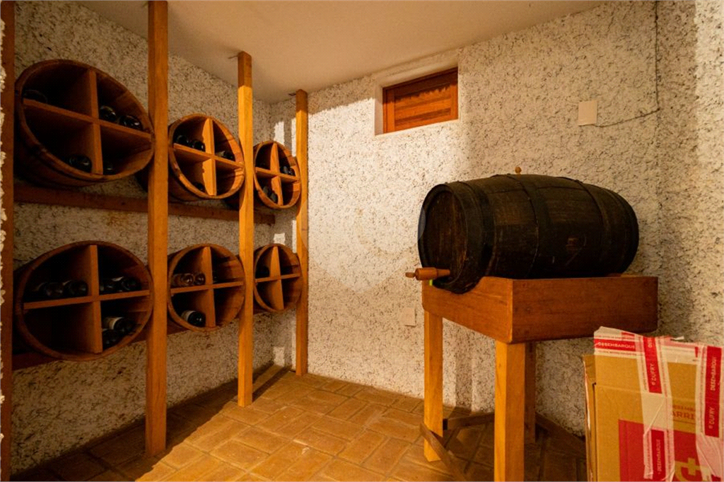 Casa de Condomínio à venda | 9.000 m² | 7 suítes | 20 vagas em Serra Negra/SP!