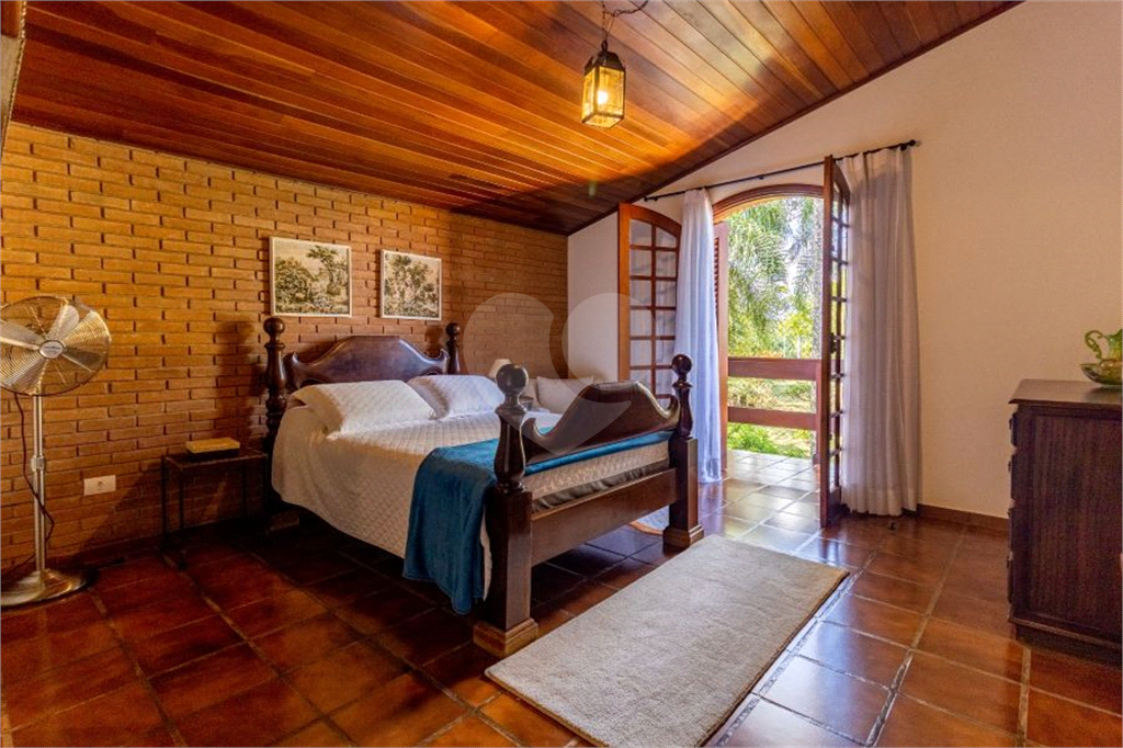 Casa de Condomínio à venda | 9.000 m² | 7 suítes | 20 vagas em Serra Negra/SP!