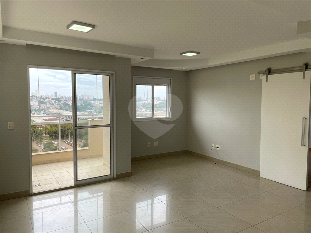 APARTAMENTO em VILA LEOPOLDINA