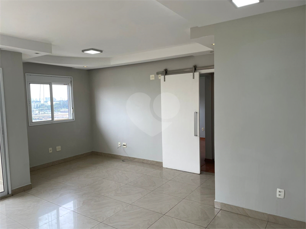 APARTAMENTO em VILA LEOPOLDINA
