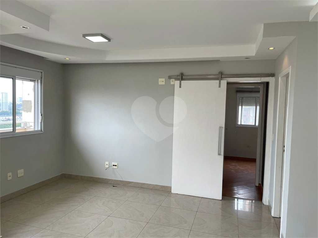 APARTAMENTO em VILA LEOPOLDINA