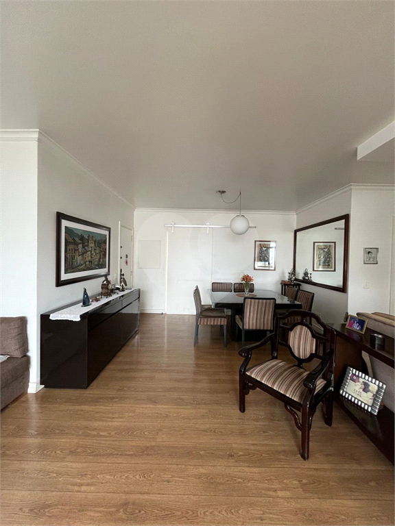 Lindo apto. Edifício Manacá, excelente localização, amplo terraço com vista espetacular da serra da Cantareira