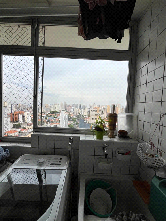 Lindo apto. Edifício Manacá, excelente localização, amplo terraço com vista espetacular da serra da Cantareira