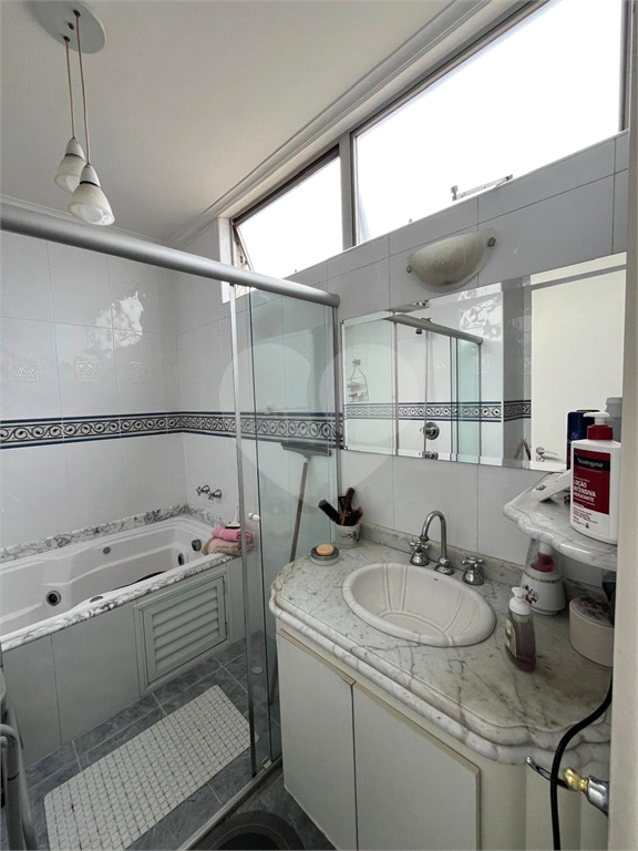 Lindo apto. Edifício Manacá, excelente localização, amplo terraço com vista espetacular da serra da Cantareira