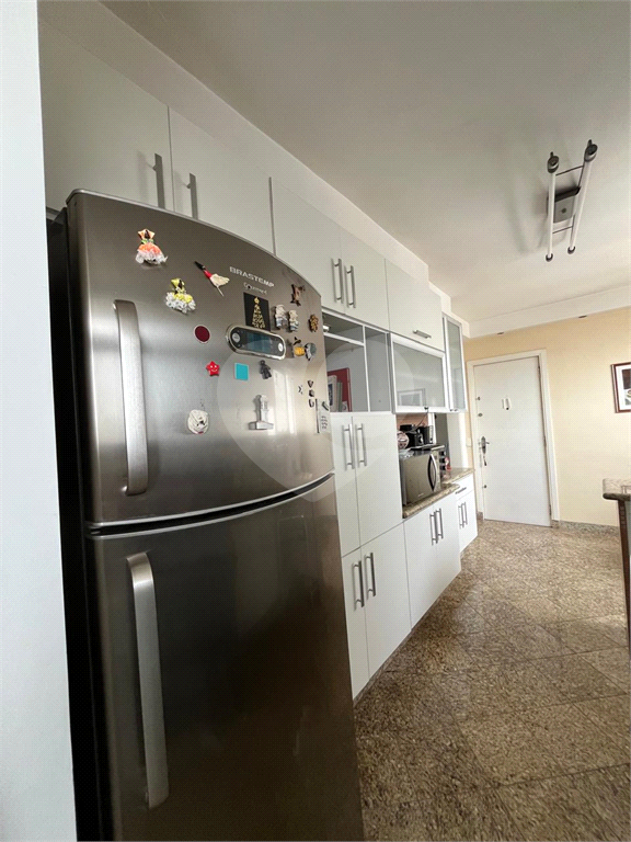 Lindo apto. Edifício Manacá, excelente localização, amplo terraço com vista espetacular da serra da Cantareira