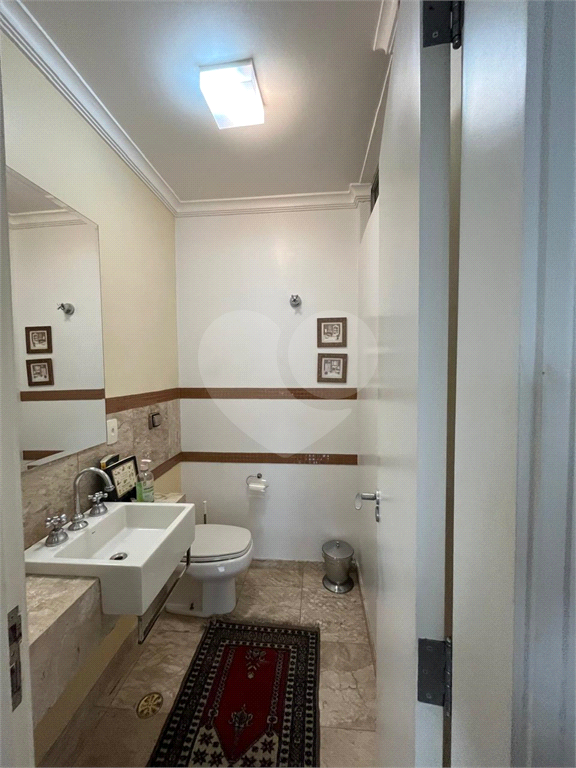 Lindo apto. Edifício Manacá, excelente localização, amplo terraço com vista espetacular da serra da Cantareira