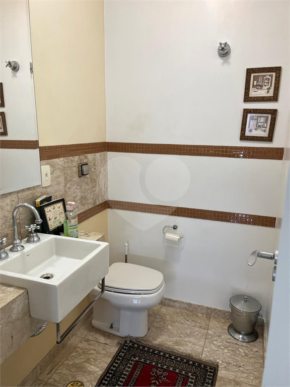 Lindo apto. Edifício Manacá, excelente localização, amplo terraço com vista espetacular da serra da Cantareira