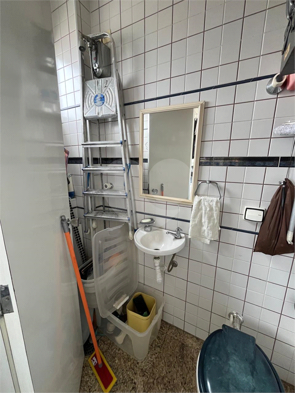 Lindo apto. Edifício Manacá, excelente localização, amplo terraço com vista espetacular da serra da Cantareira