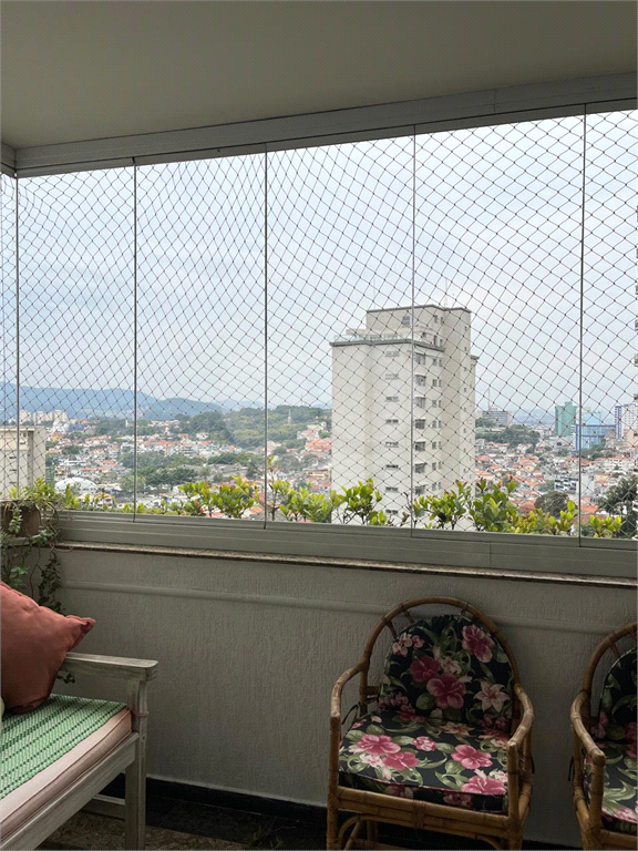 Lindo apto. Edifício Manacá, excelente localização, amplo terraço com vista espetacular da serra da Cantareira