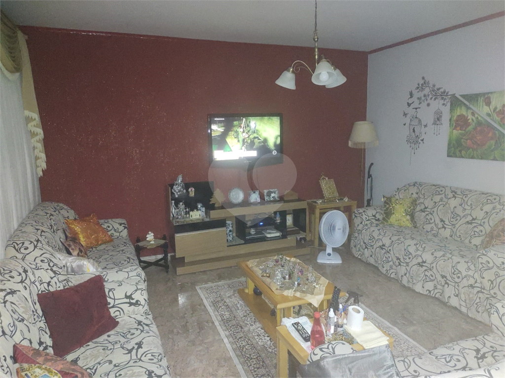 Casa Térrea 4 Dormitórios, 2 Suítes, 3 Vagas. Parque Edu Chaves