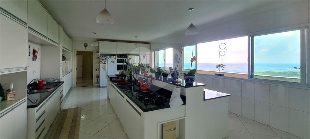 Casa de Condomínio à venda | 2.315 m2 | 5 suítes | 15 vagas em Serra Negra/SP!