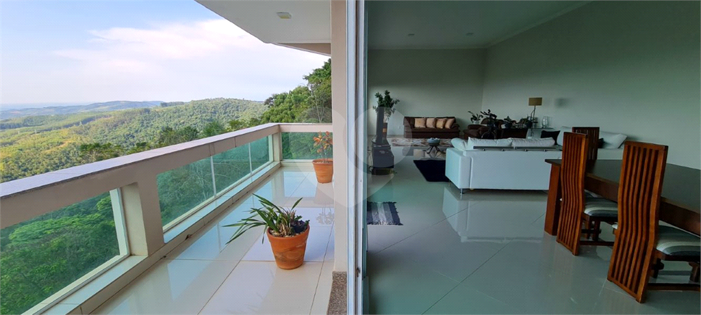 Casa de Condomínio à venda | 2.315 m2 | 5 suítes | 15 vagas em Serra Negra/SP!